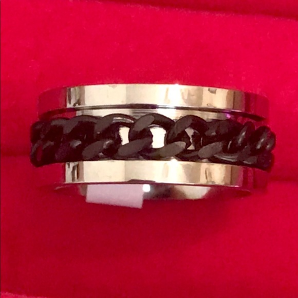 NWOT SPINNER POLISHED STAINLESS RING - Picture 2 of 5